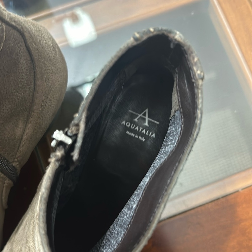 AQUATALIA Italian suede leather taupe grey booties, 8.5 - Picture 4 of 7